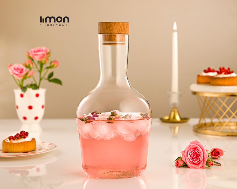 بطری آب 1/5 لیتر درب چوبی لیمون بطری آب 1/5 لیتر درب چوبی لیمون